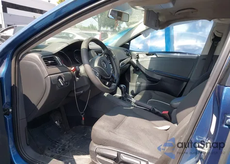 2015 Volkswagen Jetta 1.8T Se z USA, uszkodzony, nr VIN 3VWD17AJ6FM419312